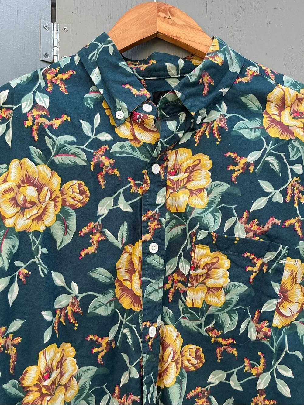 J.Crew Men's Dark Green Floral Button-Up Shirt with Yellow Blooms Size Large